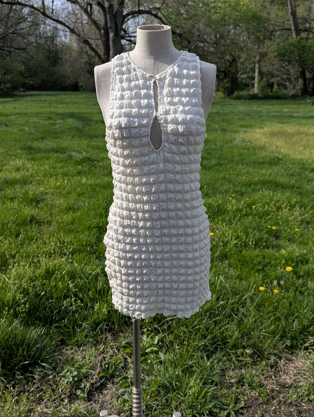 SALTY Cream Keyhole Bodycon Bubble Sleevless Dress, Sz M